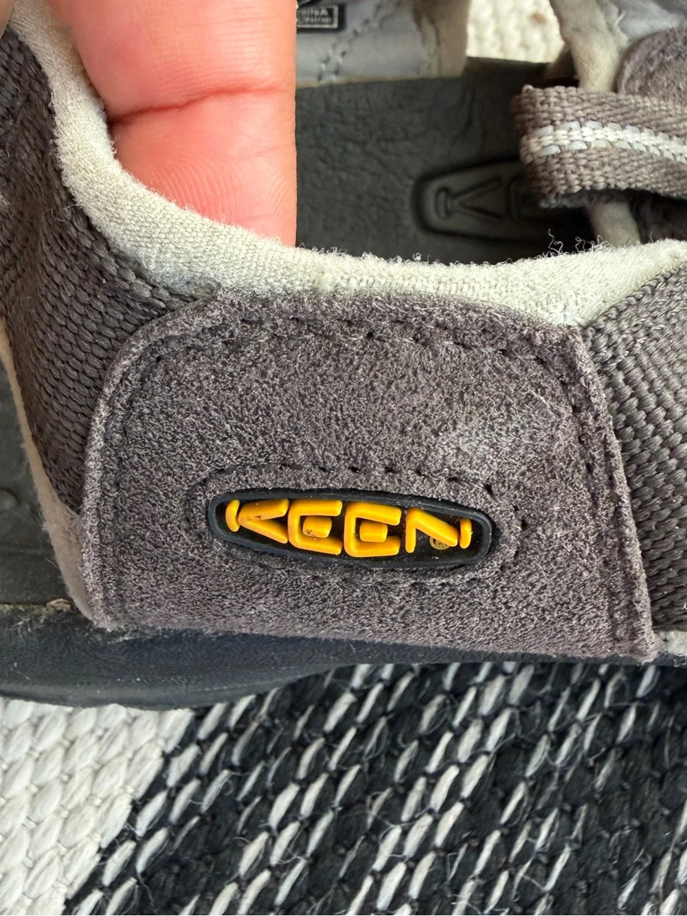KEEN Sandals Men's Dark Gray/ Brown Whisper Outdoor Sandals Size 11.5
